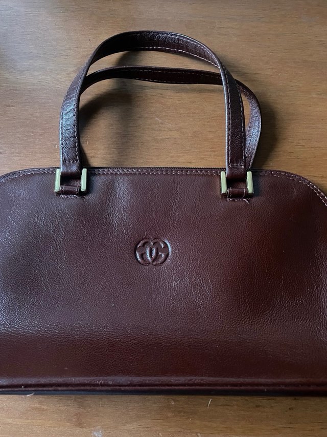 Bolso de mano marrón