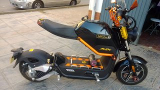 Ciclomotor Eléctrico Scooter Negro/Naranja
