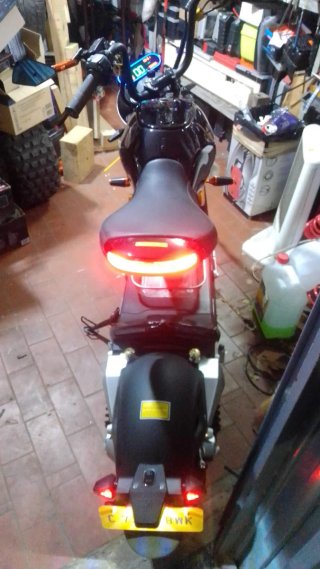 Ciclomotor Eléctrico Scooter Negro/Naranja