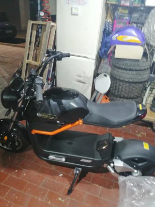 Ciclomotor Eléctrico Scooter Negro/Naranja