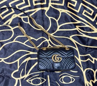 Borsa Gucci nera con cuore trapuntato