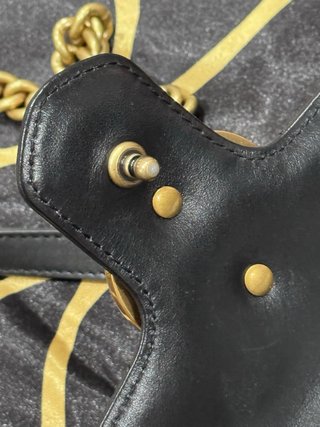 Borsa Gucci nera con cuore trapuntato