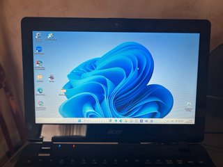 Portátil Acer Travelmate Negro