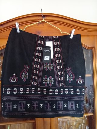 Vestido estampado floral y encaje