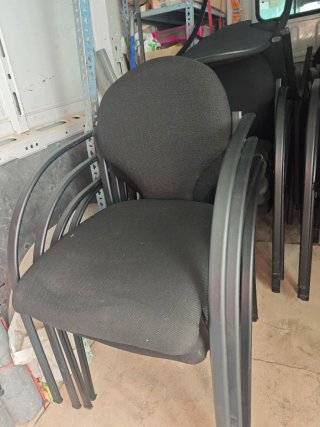 Silla de oficina negra
