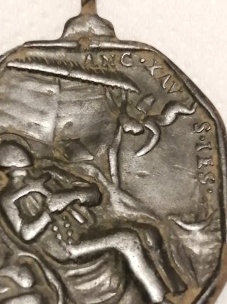 Medalla antigua de bronce