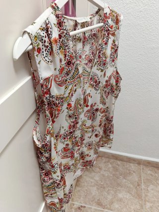 Blusa sin mangas estampada