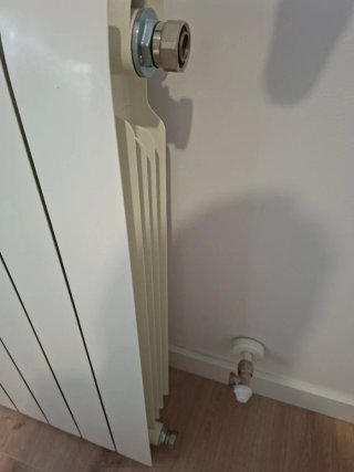 Radiador de agua blanco
