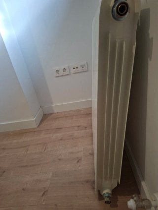 Radiador de agua blanco