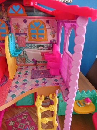 Casa Enchantimals Ciervo con 2 muñecas y accesorio