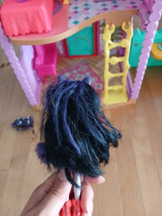 Casa Enchantimals Ciervo con 2 muñecas y accesorio