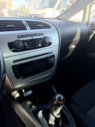 SEAT Leon 2010 STYLE
