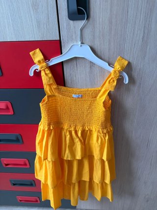 Vestido amarillo niña volantes