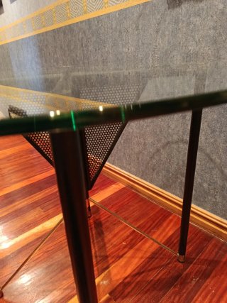 Mesa y 2 sillones