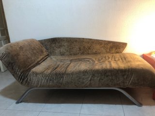 Chaise longue individuale di design. Si trasforma in letto.