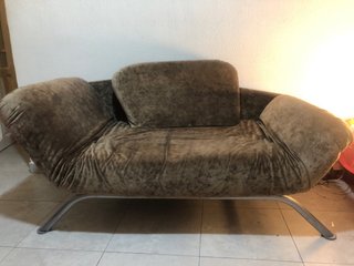 Chaise longue individuale di design. Si trasforma in letto.