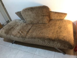 Chaise longue individuale di design. Si trasforma in letto.