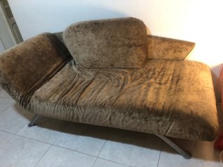 Chaise longue individuale di design. Si trasforma in letto.