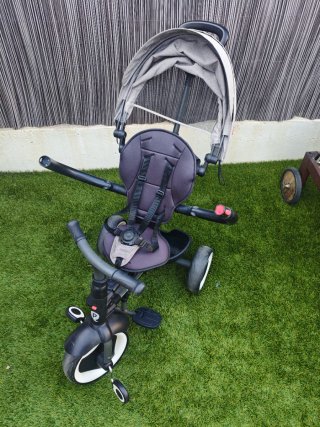 Triciclo QPlay para niños y niñas. Con capucha