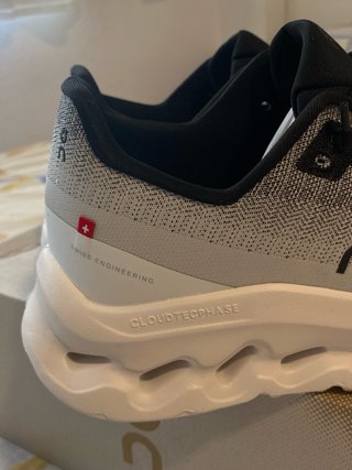 Zapatillas On Running Cloud Nuevas Talla 43