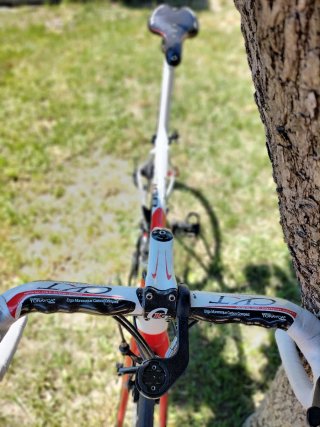 Bicicleta de carretera CKT 368