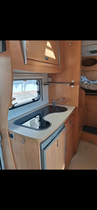 Autocaravana Challenger Genesis 37. FORD TRANSIT