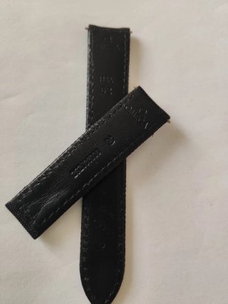 Cinturino Omega nero con cuciture bianche