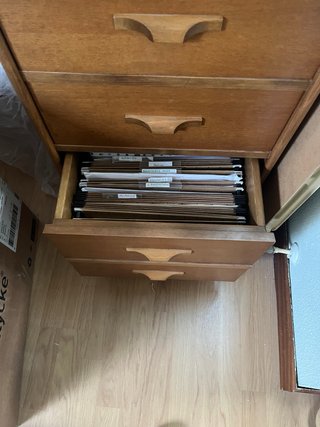 Mueble archivador de madera