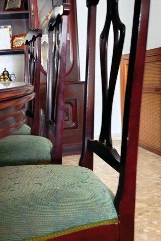 Comedor Años 70: Aparador, Mesa y 6 Sillas