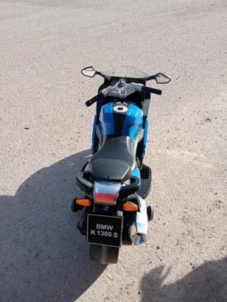 Moto a batería BMW azul 12v