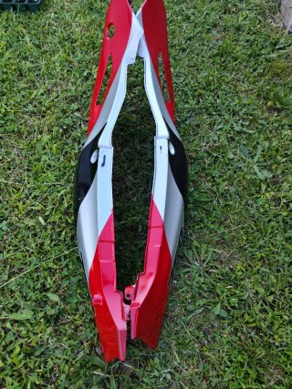 Kawasaki zxr750 H1 cachas.