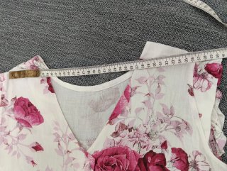 Blusa floral rosa y blanca