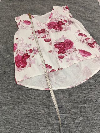 Blusa floral rosa y blanca