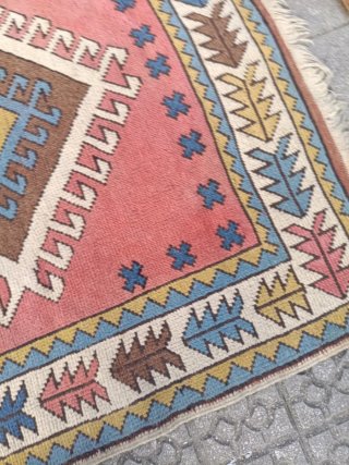 Alfombra de lana multicolor