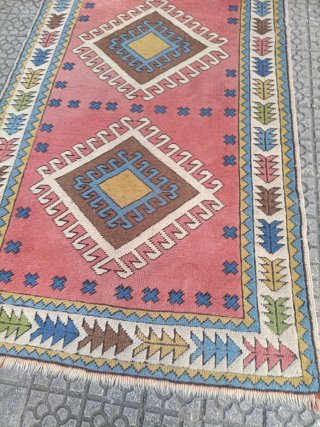 Alfombra de lana multicolor