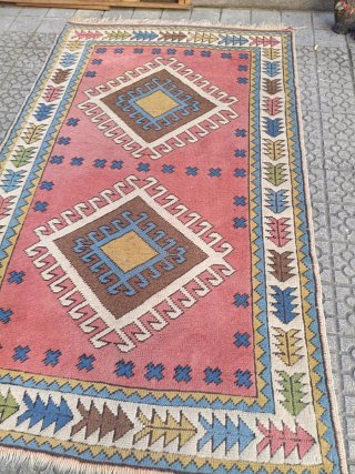 Alfombra de lana multicolor