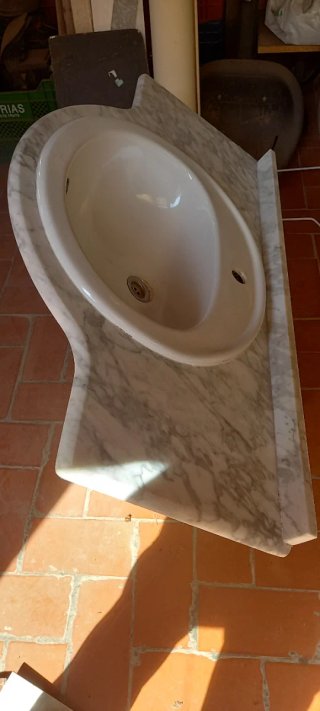 Lavabo y piedra marmol