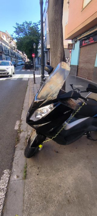 Peugeot Satelis 125 Negra