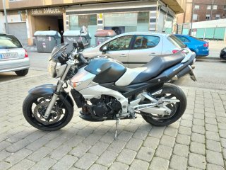 Suzuki GSR 600 Naked