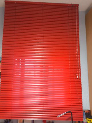 Persiana veneciana roja