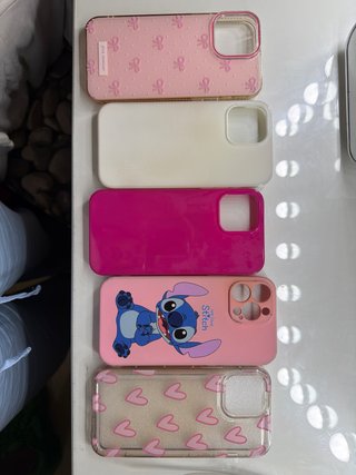 Custodie per iPhone 13 Pro Max in vendita separatamente