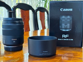 Canon RF 85mm F2 Macro IS STM