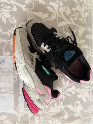 Zapatillas Adidas Negro y Rosa