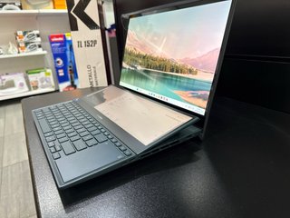Asus Zenbook Pro Duo UX582Z Portátil