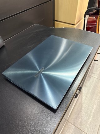 Asus Zenbook Pro Duo UX582Z Portátil
