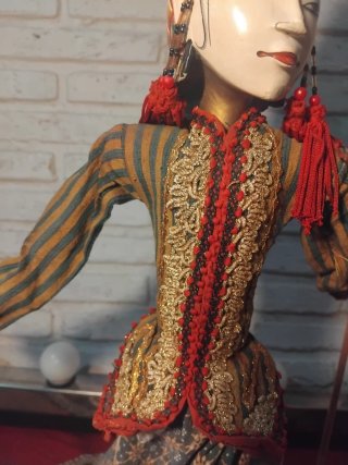 Marioneta tradicional de madera