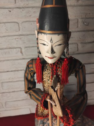 Marioneta tradicional de madera