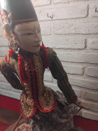 Marioneta tradicional de madera