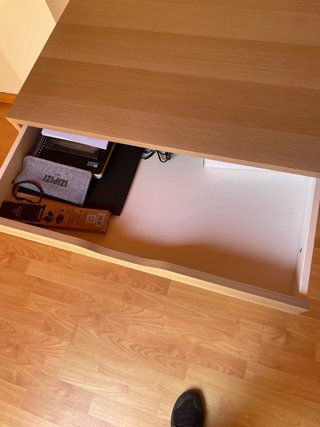 Escritorio IKEA efecto madera