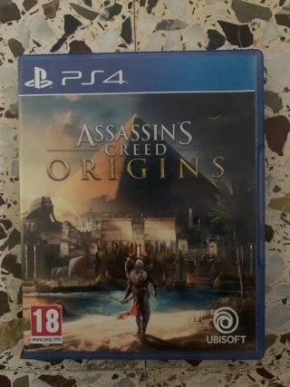 PS4 Slim Negra + 4 Juegos